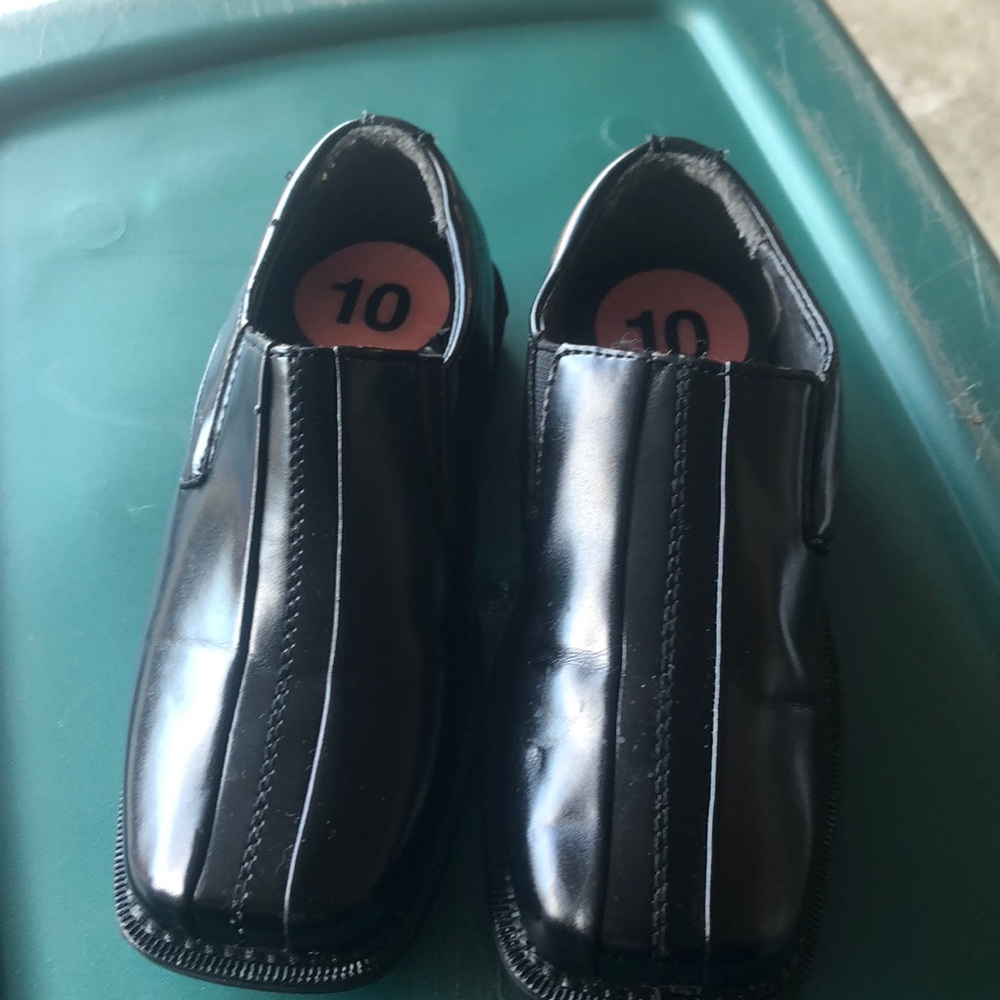 Kid dress shoes